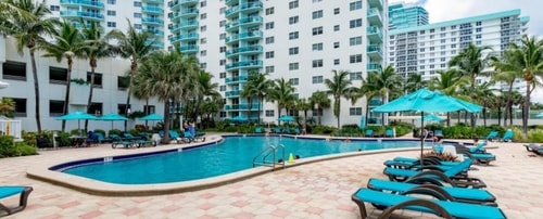 Penthouse w/ King Bed & Ocean View at Tides 30 Komffy