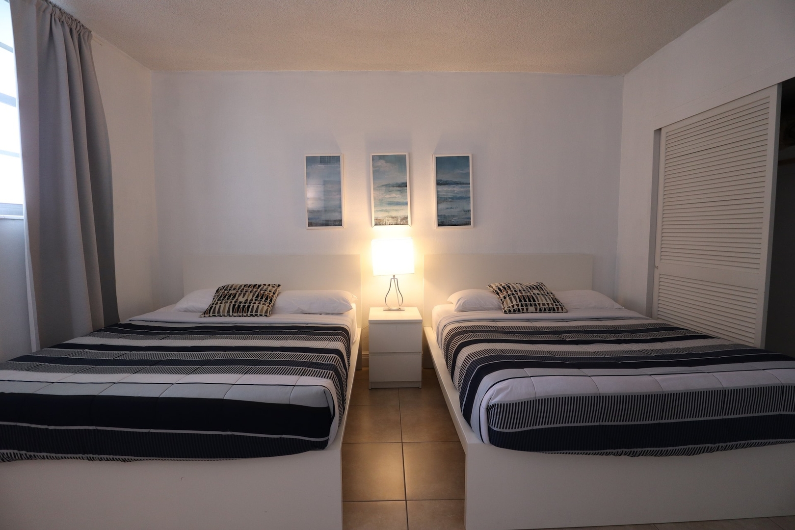 Apt w/2 Queen Beds & Canal View at Tides 12 Komffy