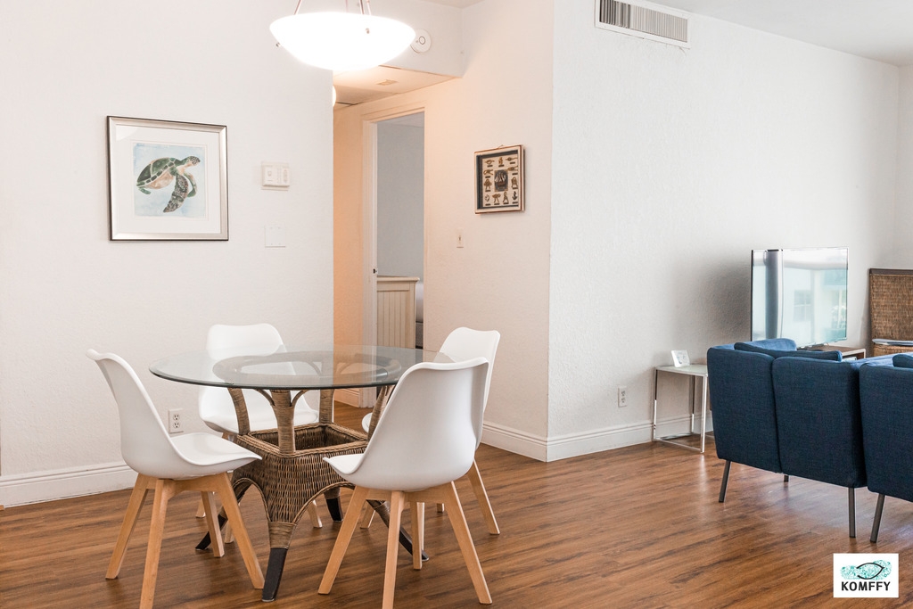 Komffy Apt w/2 Queen Beds & Canal View at Tides 36 Komffy