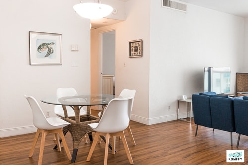 Komffy Apt w/2 Queen Beds & Canal View at Tides 36 Komffy Canada