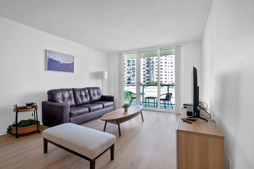 Condo w/2 Queen beds & Ocean View | Tides 3 Komffy