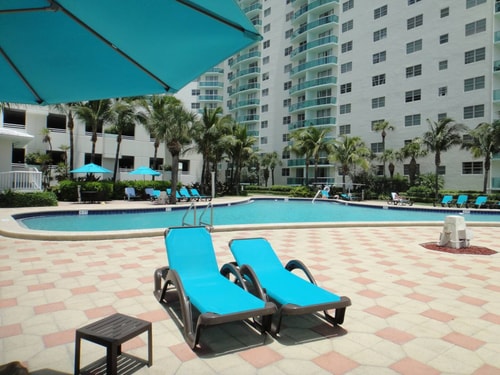 Komffy Apt w/2 Queen Beds & canal view at Tides 8 Komffy