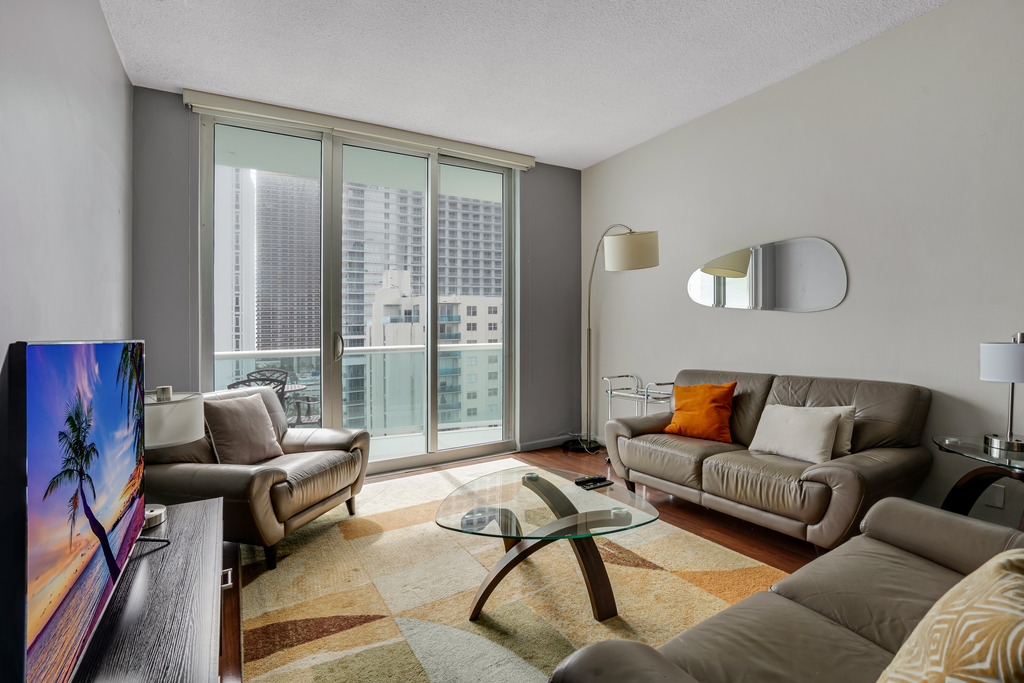 Penthouse w/Queen Bed & Ocean View at Tides 7 Komffy