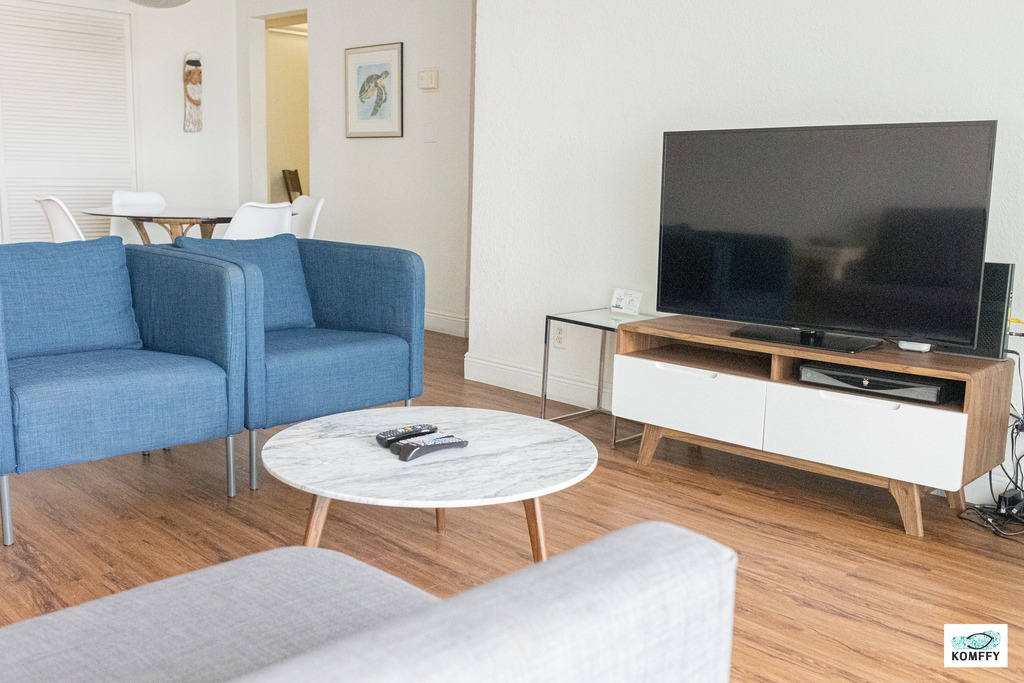 Komffy Apt w/2 Queen Beds & Canal View at Tides 21 Komffy