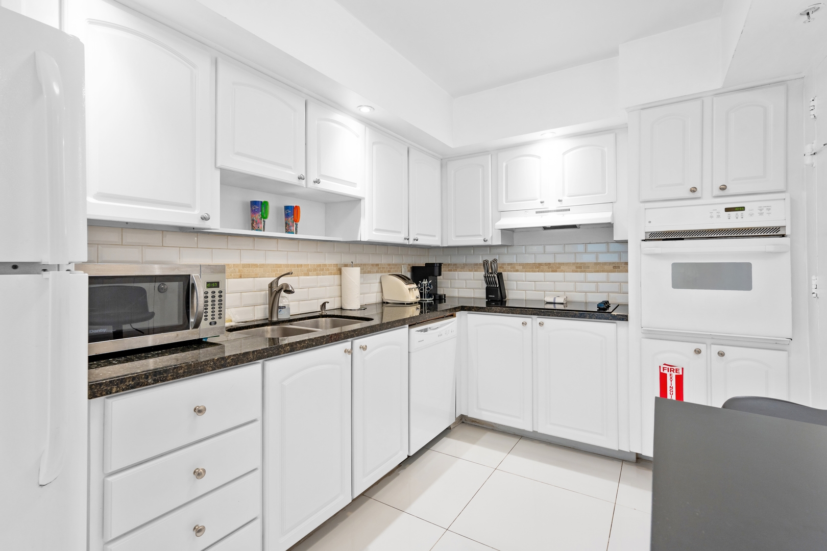 1BED Condo w/Pool View | 3rd Floor at Tides 7 Komffy