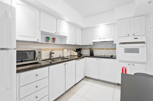 1BED Condo w/Pool View | 3rd Floor at Tides 7 Komffy