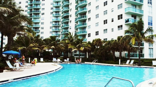 Komffy Penthouse w/ King Bed & Ocean View at Tides 15 Komffy