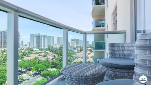Komffy Apartment w/2 Queen Beds & panoramic view 3 Komffy