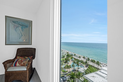 Beach apartment w/1 Bedroom, 2 Queen Beds at the Tides 21 Komffy