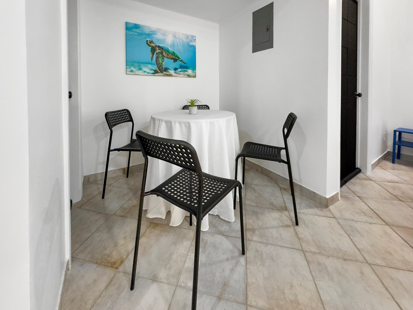 Queen Studio + Kitchenette | Budget Gem 4 Hollywood Sunrise Hotel