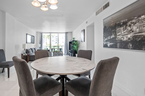 1BED Condo w/Pool View | 3rd Floor at Tides 5 Komffy