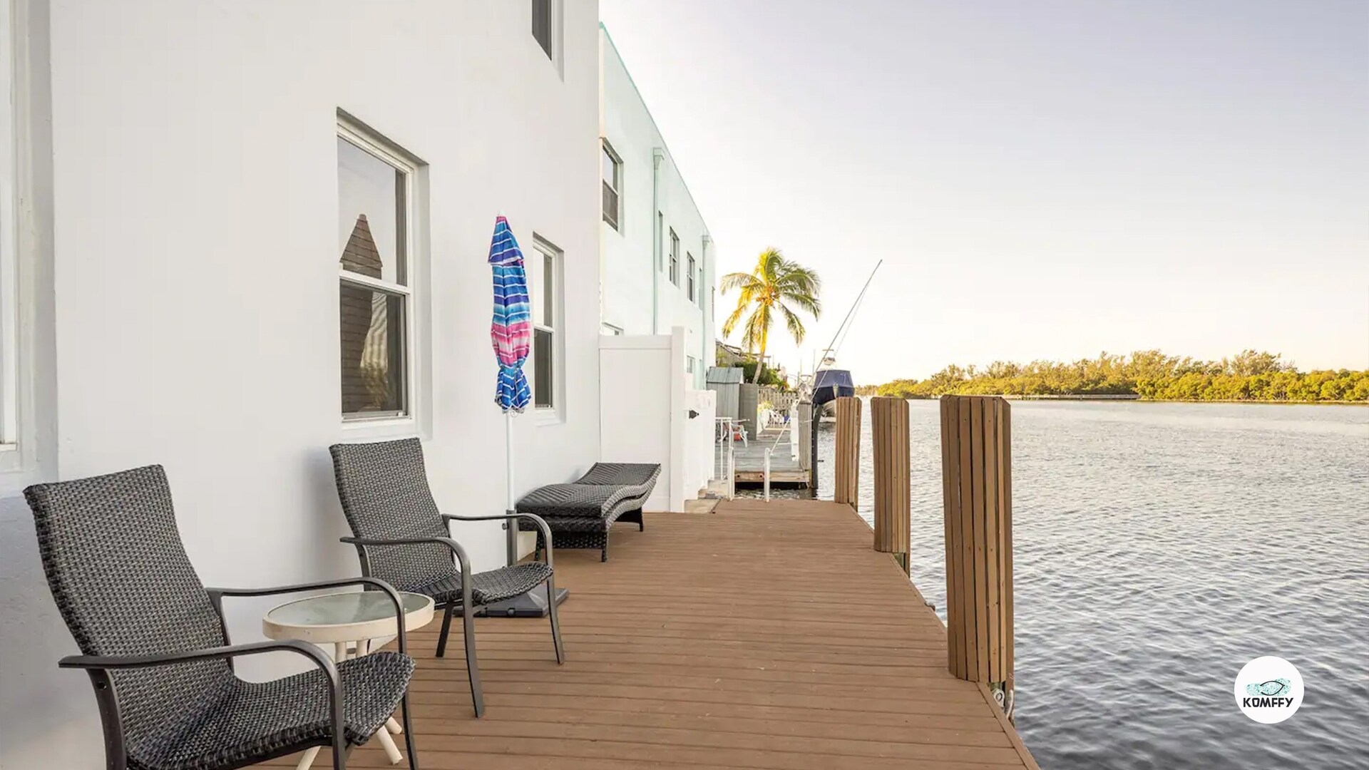 Komffy Studio Waterfront w/King Bed & Free Parking 17 Komffy