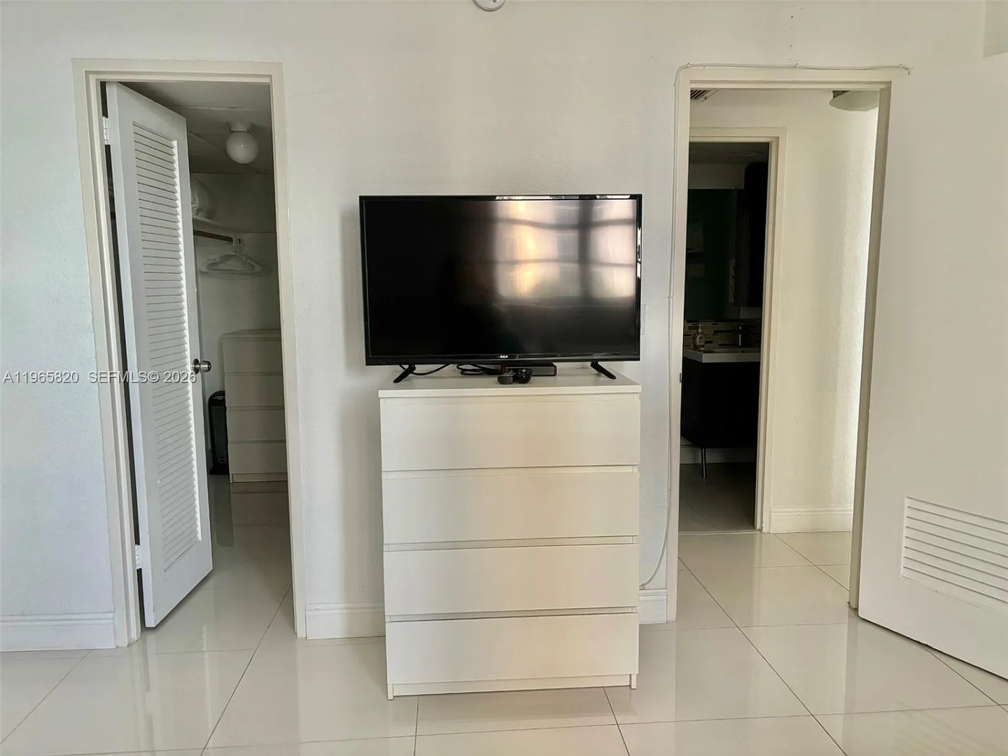 Home w/2 Queen beds & Ocean View (5th floor) | Tides 12 Komffy