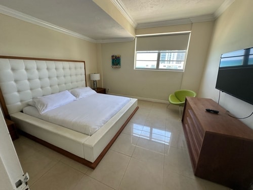 Penthouse w/ King Bed & Ocean View at Tides 16 Komffy