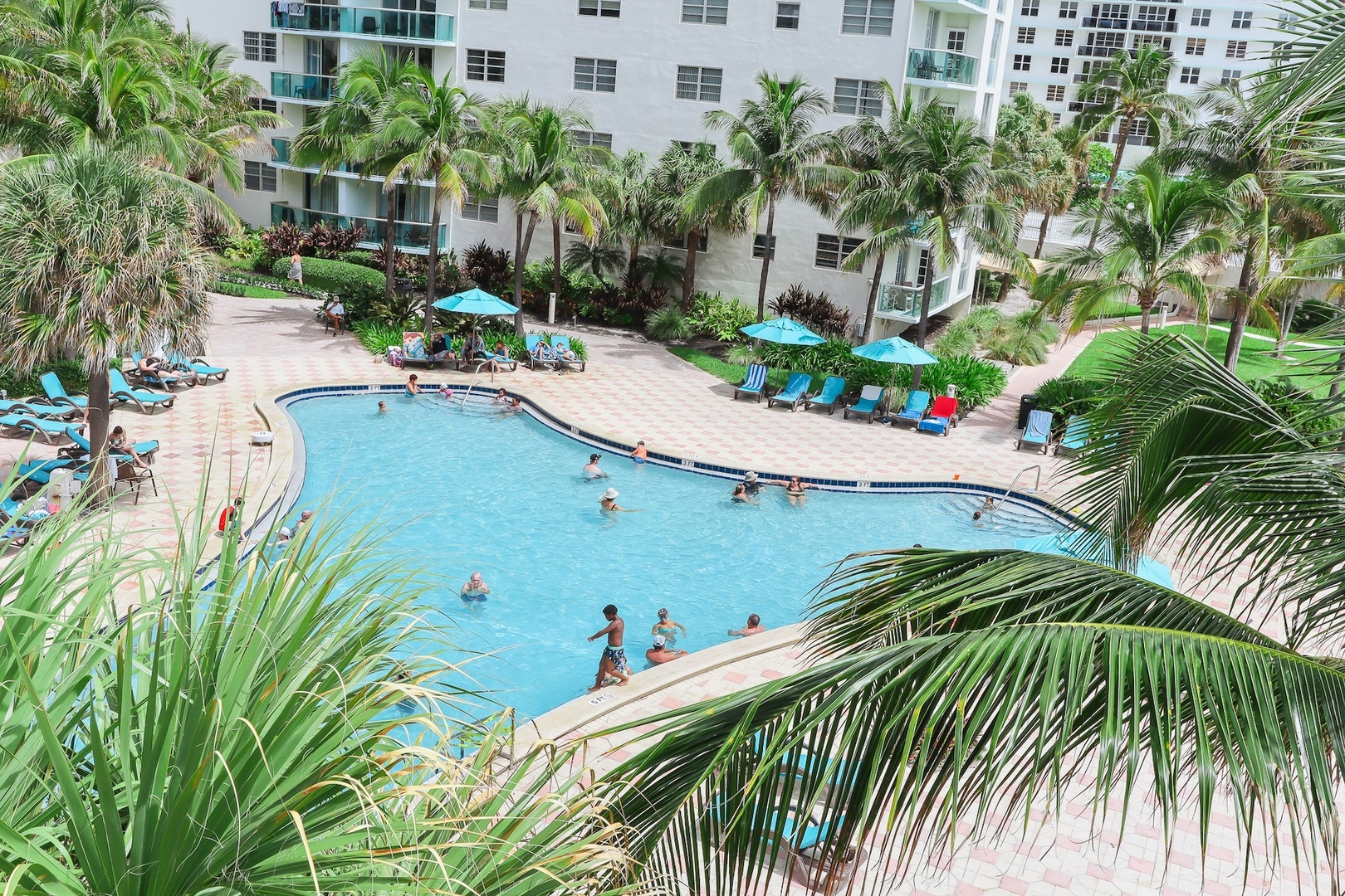 Apt w/2 Queen Beds & Canal View at Tides 18 Komffy