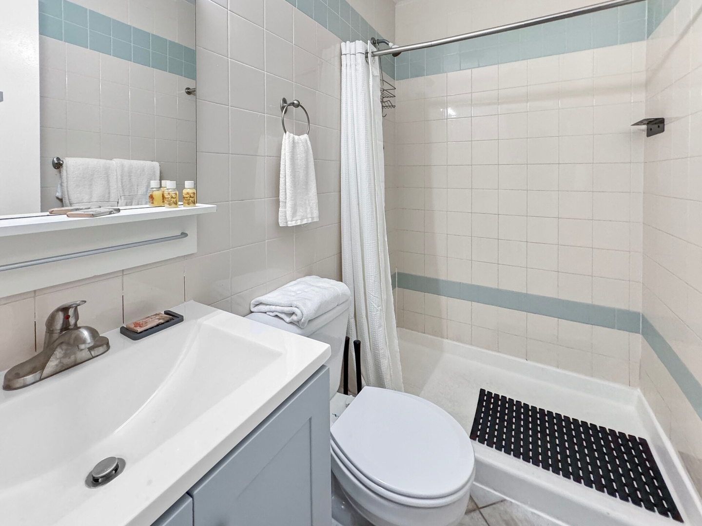 1BR Suite | 2 Queens + Kitchen + 2 Baths 11 Hollywood Sunrise Hotel