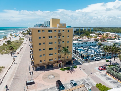 1BR Suite | 2 Queens + Kitchen + 2 Baths 36 Komffy