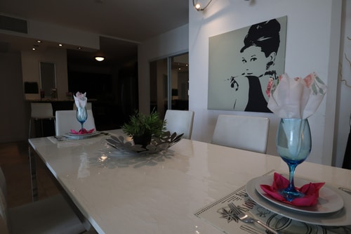 Komffy 2Bed/2Bath, 4QueenBeds & OceanView at Tides 7 Komffy Canada
