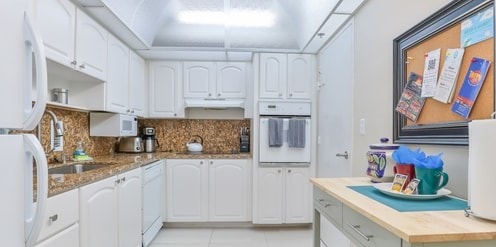 Apt w/2 Queen Beds & Ocean View at Tides 11 Komffy