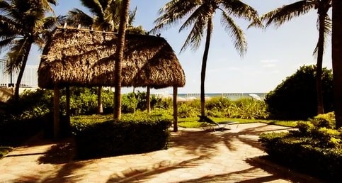 Apt w/2 Queen Beds & Ocean View at Tides 20 Komffy