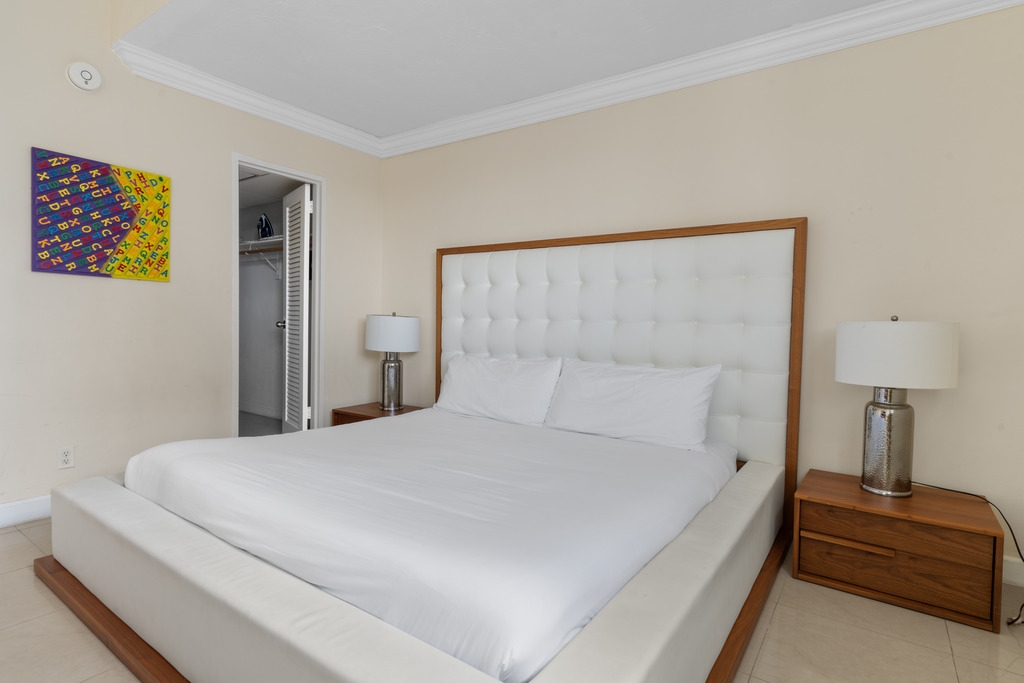 Penthouse w/ King Bed & Ocean View at Tides 16 Komffy