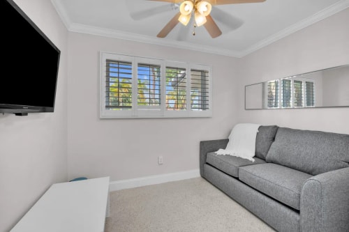 Lush 4 BED 2 BATH FLL 7 Komffy