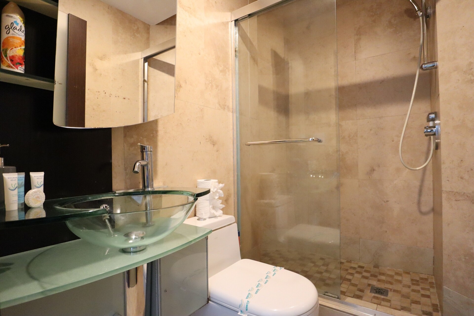 2Bed/2Bath, 4QueenBeds & OceanView at Tides 26 Komffy