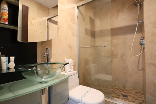 Komffy 2Bed/2Bath, 4QueenBeds & OceanView at Tides 32 Komffy Canada