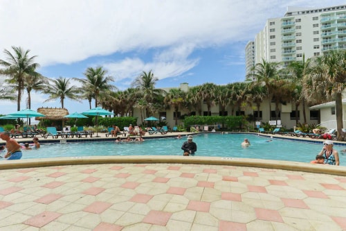 1BED Condo w/Pool View | 3rd Floor at Tides 26 Komffy