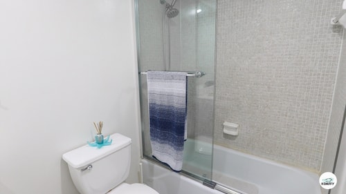 Komffy Apartment w/2 Queen Beds & panoramic view 24 Komffy