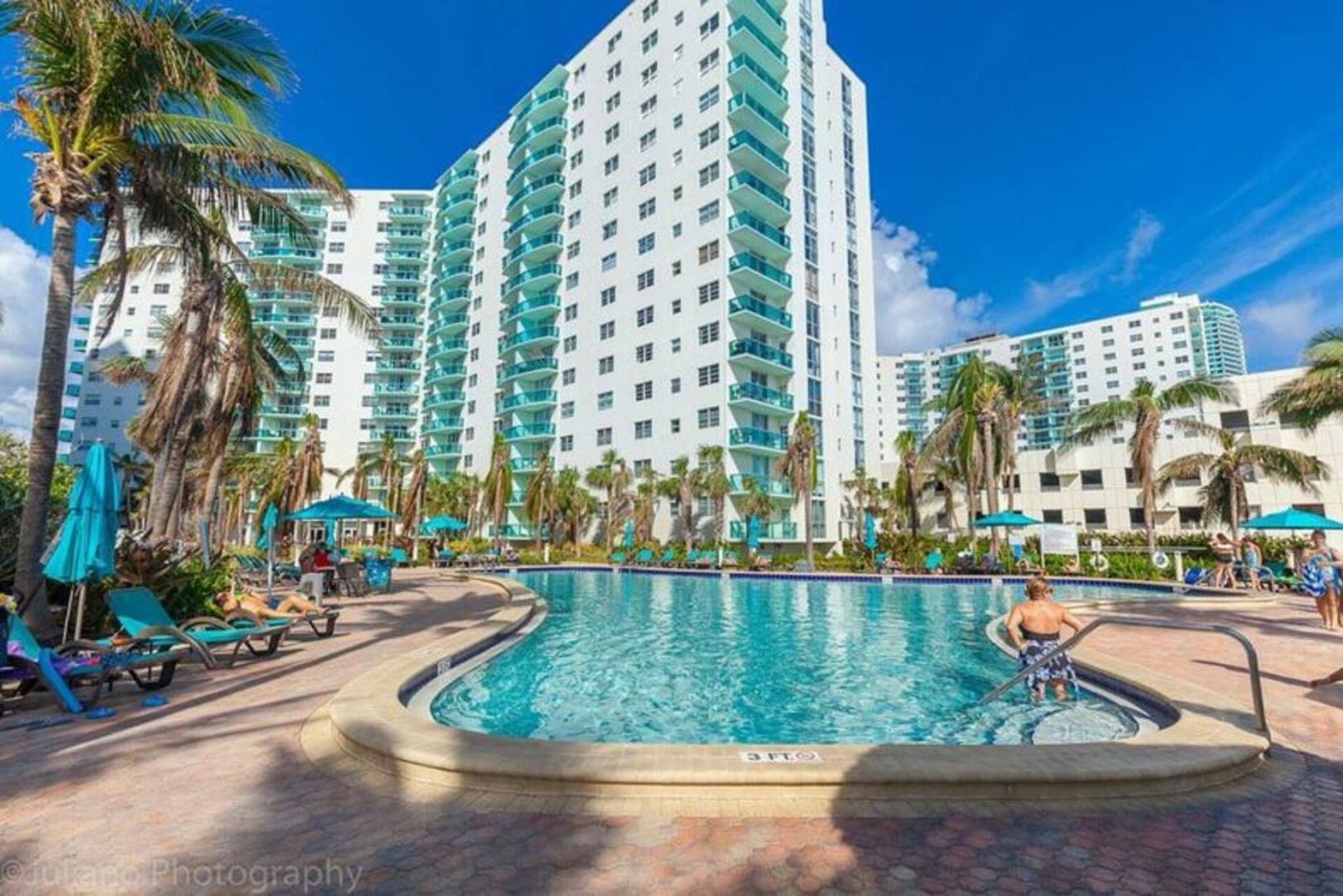Apartment w/2 King Bed & OceanView at Tides 25 Komffy