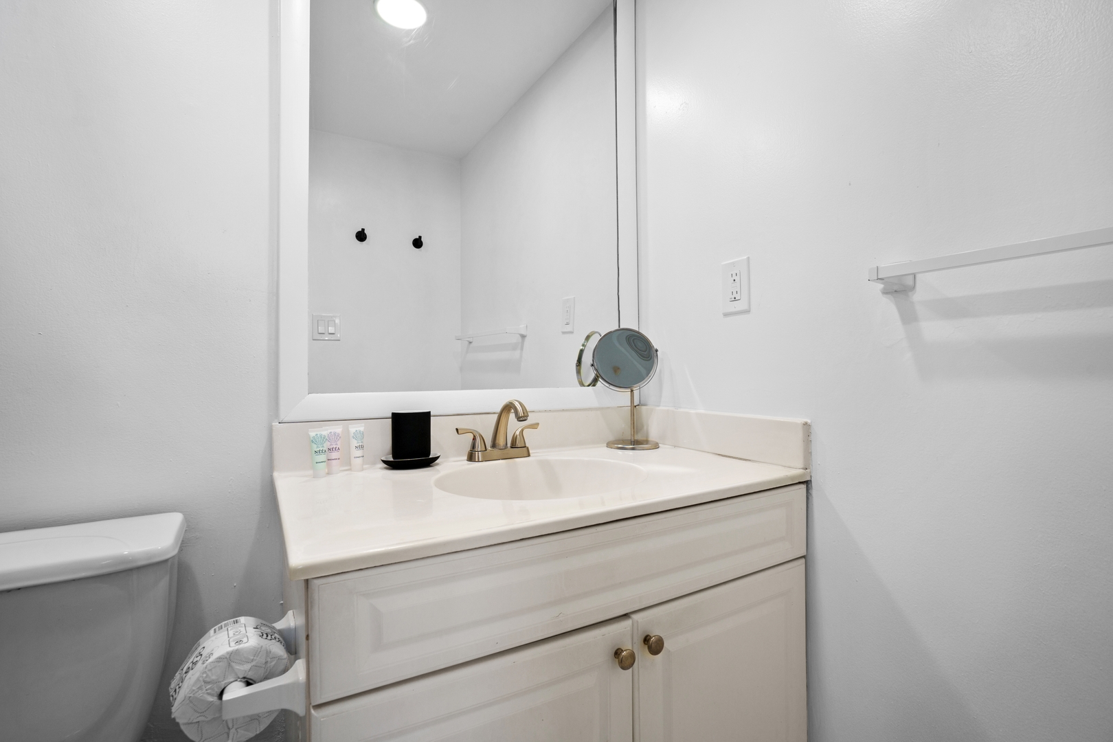 Condo w/2 Queen beds & Ocean View | Tides 23 Komffy