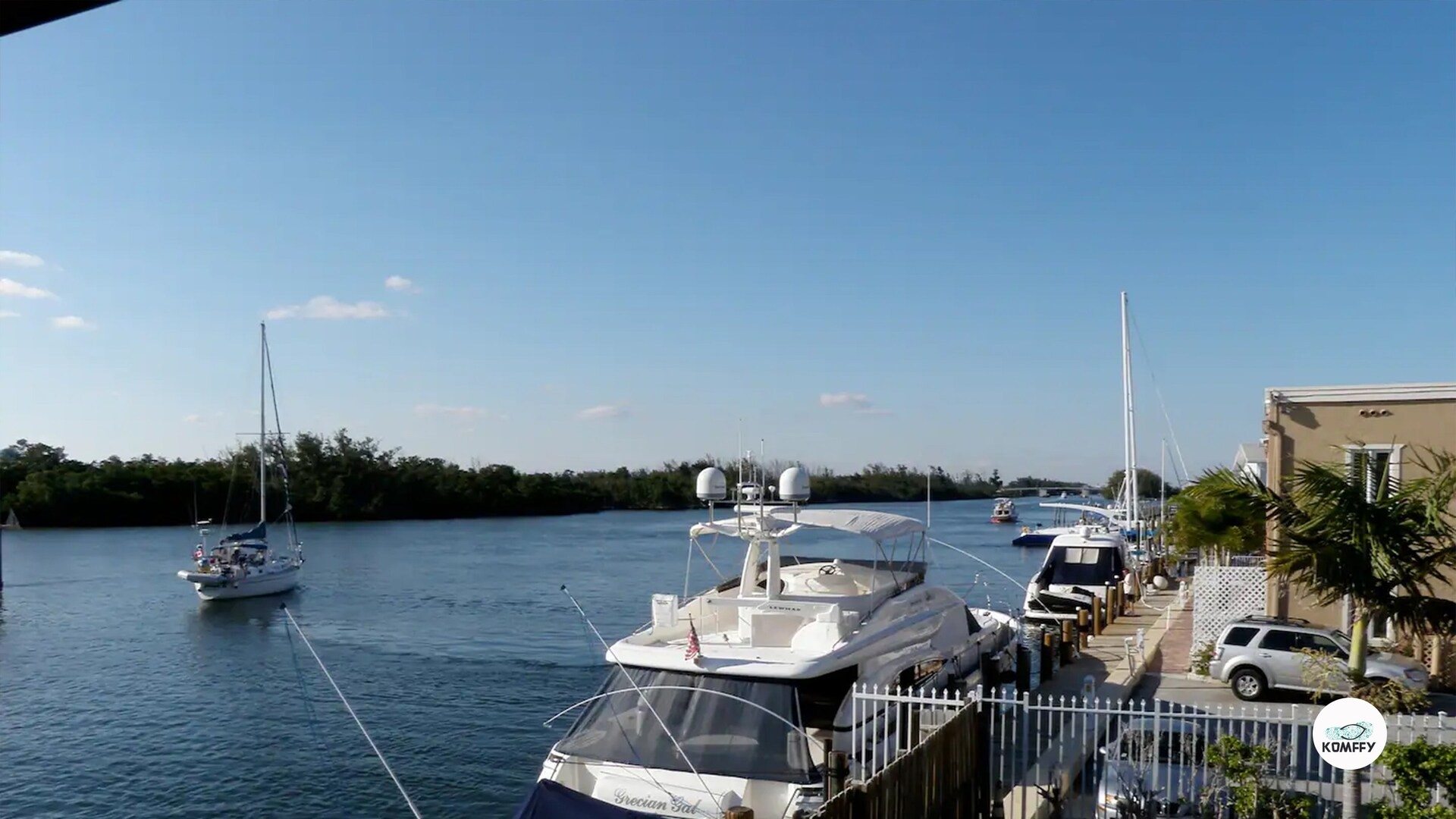Komffy Studio Waterfront w/King Bed & Free Parking 12 Komffy