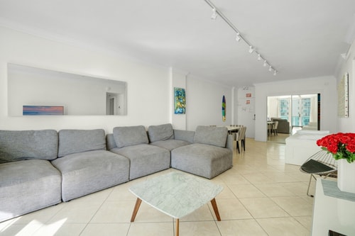 Apartment w/2 King Bed & OceanView at Tides 5 Komffy