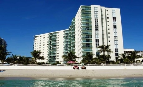 Penthouse w/ King Bed & Ocean View at Tides 25 Komffy