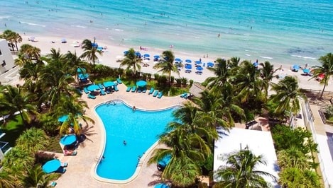 Penthouse w/ King Bed & Ocean View at Tides 24 Komffy