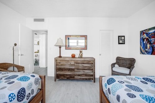 Beach apartment w/1 Bedroom, 2 Queen Beds at the Tides 13 Komffy