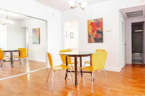 Komffy Apt w/2 Queen Beds & canal view at Tides 25 Komffy