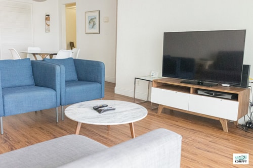 Komffy Apt w/2 Queen Beds & Canal View at Tides 48 Komffy