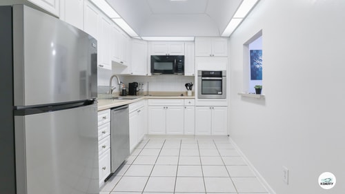 Komffy Apartment w/2 Queen Beds & panoramic view 18 Komffy