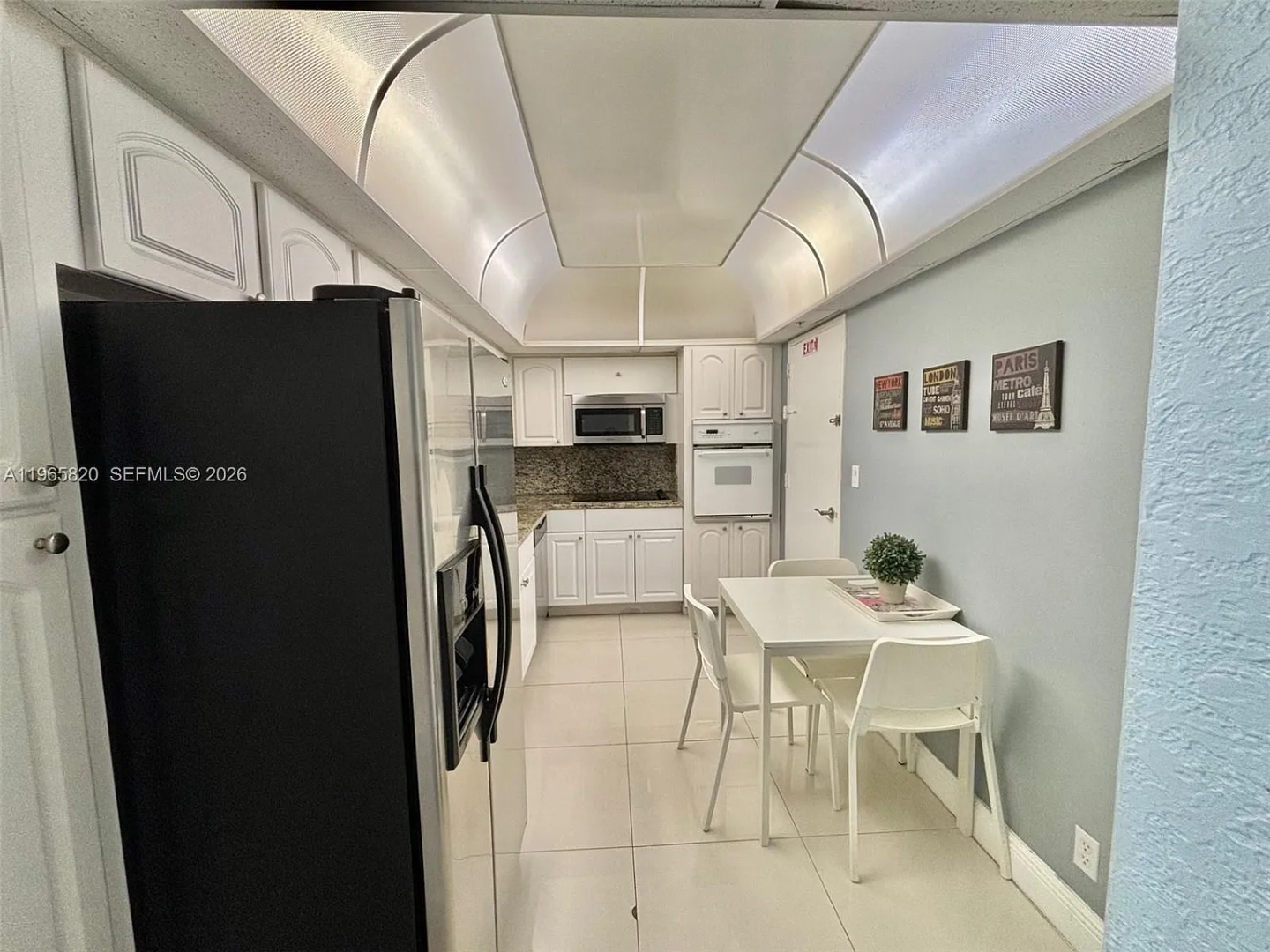 Home w/2 Queen beds & Ocean View (5th floor) | Tides 9 Komffy