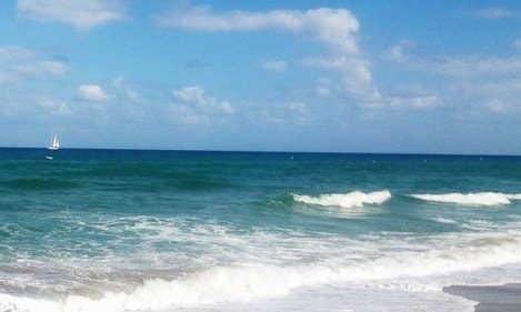 Apt w/2 Queen Beds & Canal View at Tides 30 Komffy