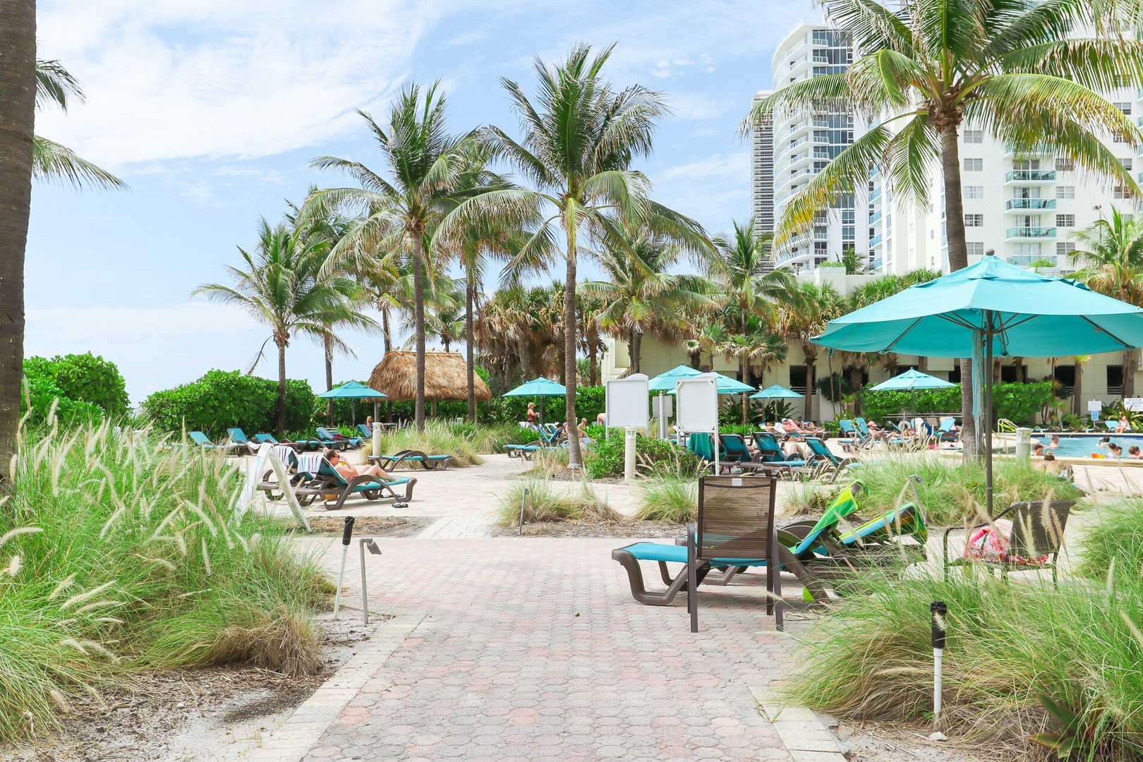 2Bed/2Bath, 4QueenBeds & OceanView at Tides 37 Komffy