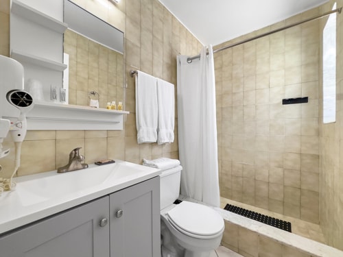 Studio + Kitchenette | Budget Gem 5 Komffy
