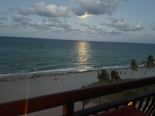 Beautiful Oceanfront Penthouse in Hollywood 22 Komffy