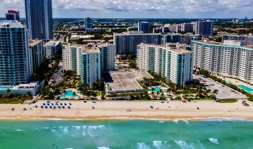 1BED Condo w/Pool View | 3rd Floor at Tides 28 Komffy