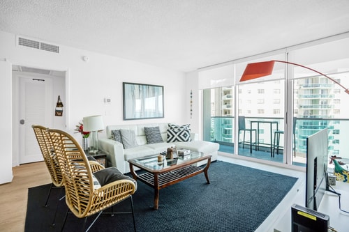 Beach apartment w/1 Bedroom, 2 Queen Beds at the Tides 0 Komffy