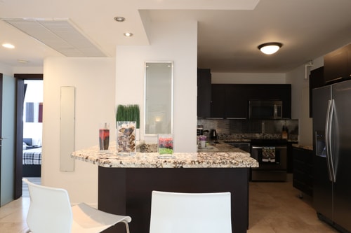 Komffy 2Bed/2Bath, 4QueenBeds & OceanView at Tides 4 Komffy Canada