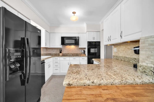 Lush 4 BED 2 BATH FLL 11 Komffy