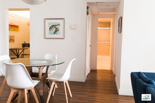 Komffy Apt w/2 Queen Beds & Canal View at Tides 27 Komffy